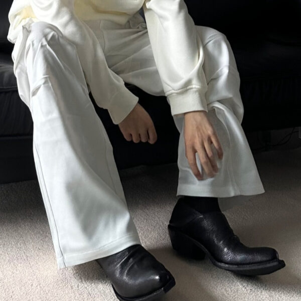 1bf43b8e-5b5d-41f1-993e-150dd78a820e_fine.jpeg Black Retro Unisex Small Leather Shoes With Height Increase