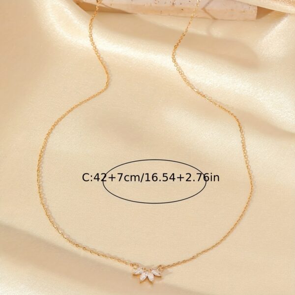 29a1d648-74be-4e4d-99dd-b1609ab9901d_trans.jpeg Rhinestone Leaf Necklace For Women Fashion Minority Design