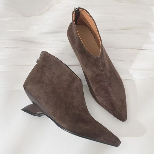 4b5720cd-2305-4e81-bf4d-d162328d87aa.jpg Short Boots French Pointed Toe Shaped Mid Heel Autumn And Winter Women