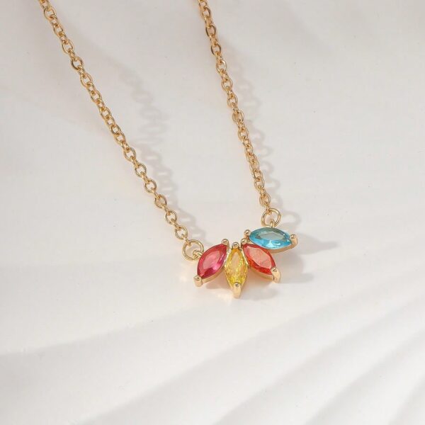 5c53cd37-e793-4a30-988e-8d626aaba0ff_trans.jpeg Rhinestone Leaf Necklace For Women Fashion Minority Design