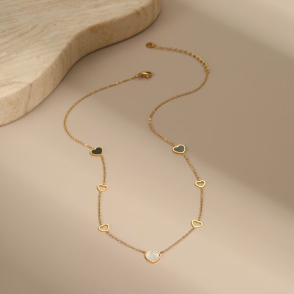 Agate Fritillary Hollow Heart Clavicle Chain Inlaid Zircon All-match Exquisite