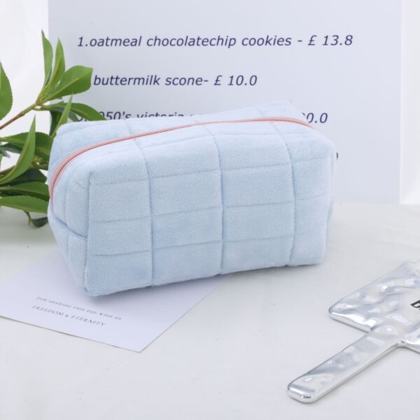 2b153170-b7a9-4a49-9189-d289968c41c0.jpg Japanese Good-looking Pillow Cosmetic Bag Large Capacity Storage Stationery Box