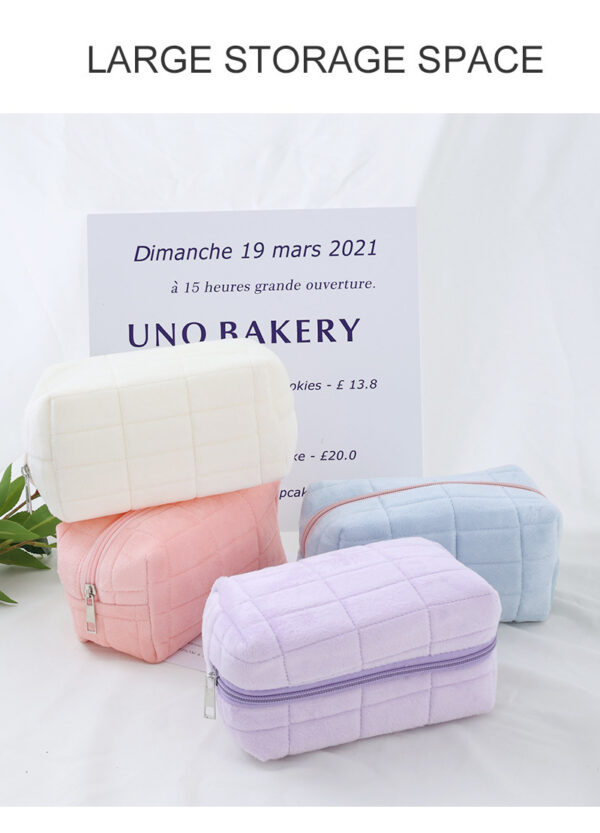 bd9a5775-166a-4177-96ad-954260ae6a50.jpg Japanese Good-looking Pillow Cosmetic Bag Large Capacity Storage Stationery Box